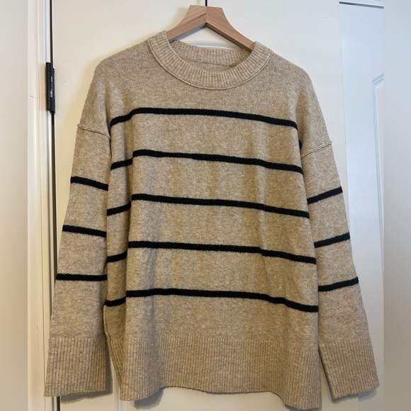 Aerie Unreal Sweater - Picture 2 of 4